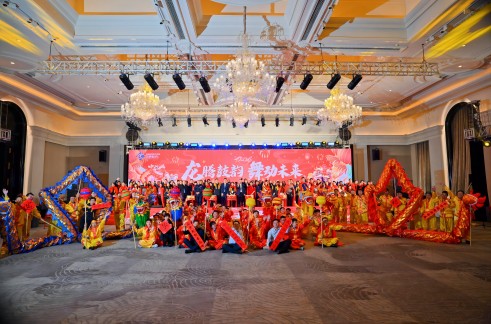 辰龙闹元宵丨舞龙翻飞 ，战鼓铿锵，擂响高质量发展奋进号角